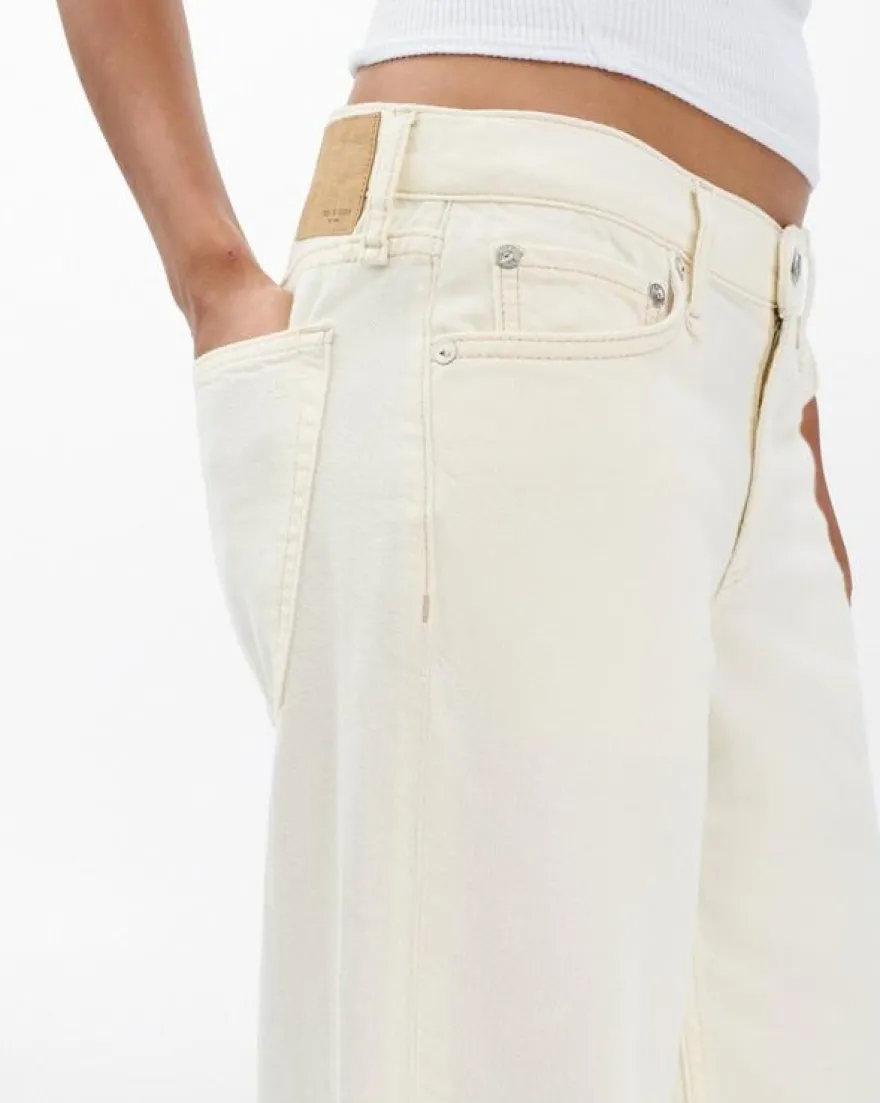 Cam Relaxed Straight Jean